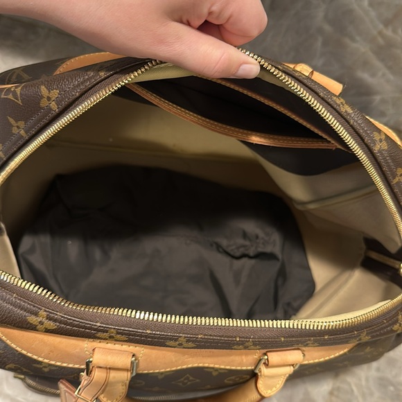 Authentic Louis Vuitton Evasion Travel Bag - Picture 11 of 12